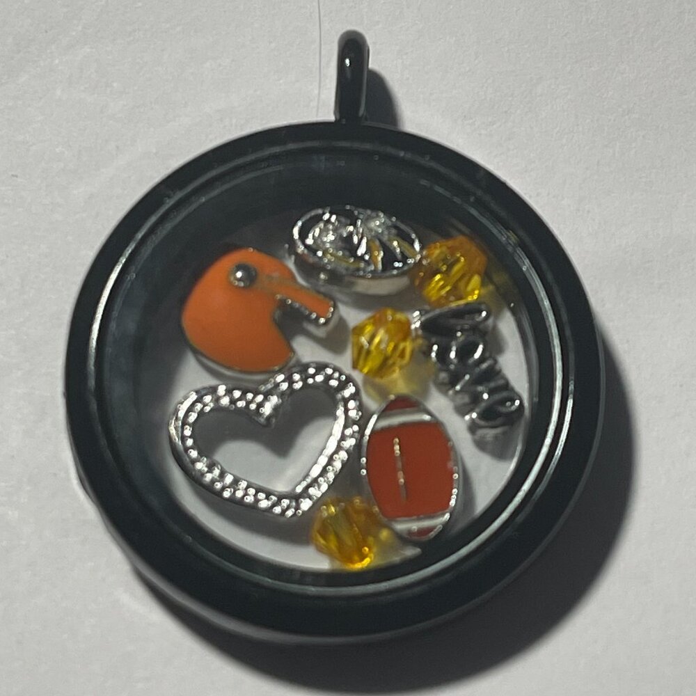 Missouri Tigers NCAA Memory Charm Locket w/ 22 IN chain NEW